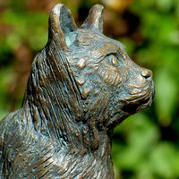 Rottenecker Bronze-Katze, mittelgroß, sitzend, 25 x 13 x 23 cm